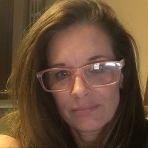 Meet your Posher, Carrie